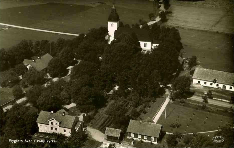 Kumla, Flygfoto över Ekeby Kyrka