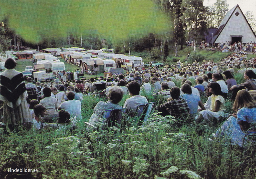 Uskavi, Midsommar på Kyrkbacken