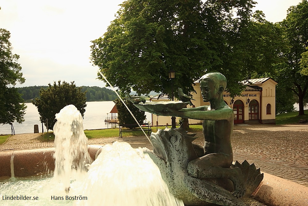 Lindesberg, Fontänen Leda och Svanen, Castor