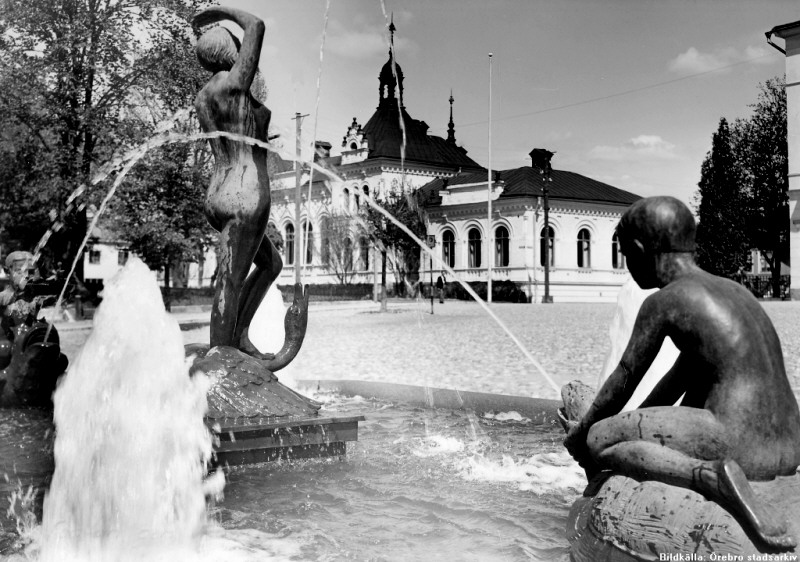 Lindesbergs Rådhus och Fontänen