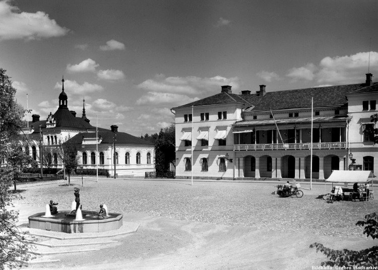 Torget i Lindesberg 1942 Rådhuset,Stadshotellet