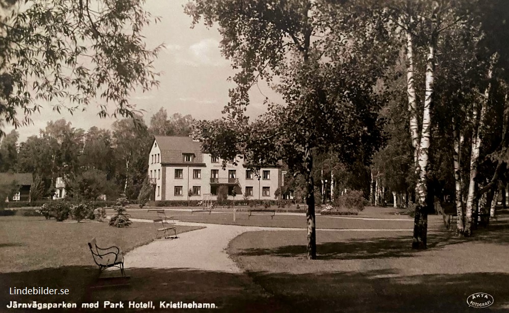 Järnvägsparken med Park Hotell. Kristinehamn