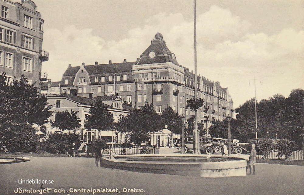 Järntorget och Centralpalatset. Örebro