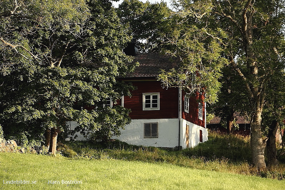 Hus med stor grund