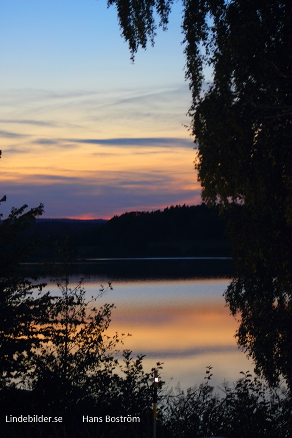 Mot södra Lindesjön, sjön hade bra färg