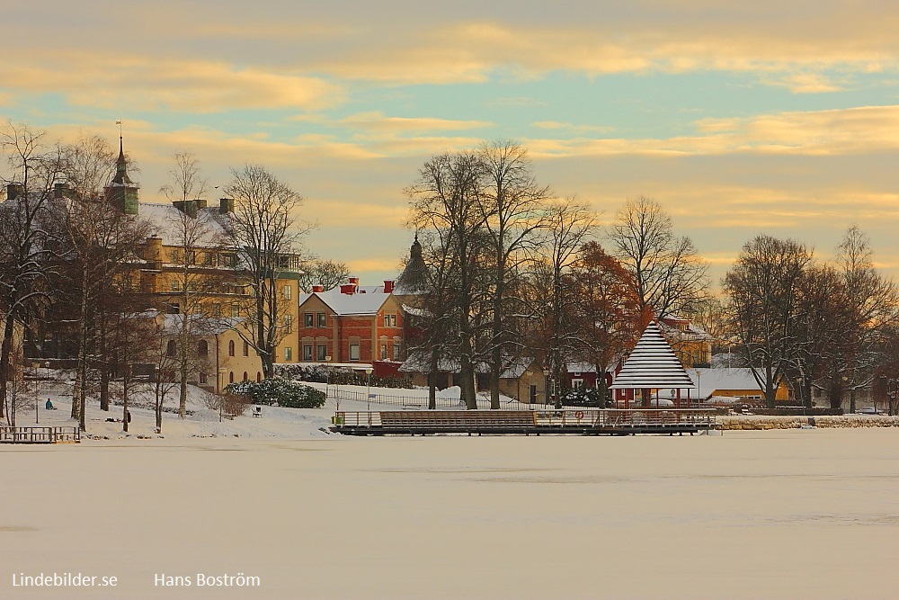 Kyrkbryggan och Sparbankshuset