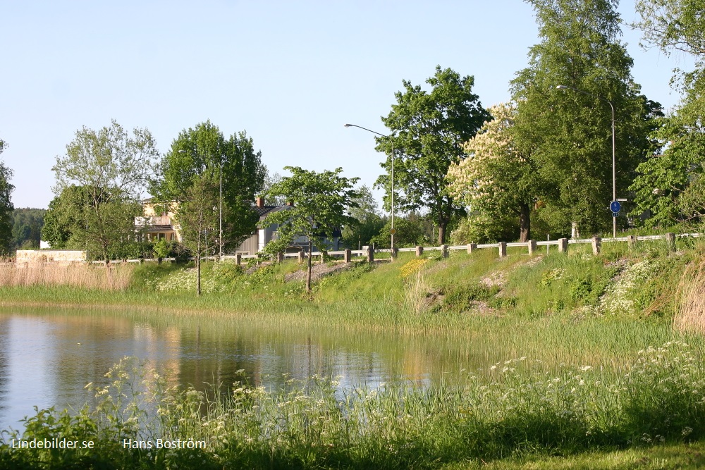 Viken vid rastplatsen, Södra infarten