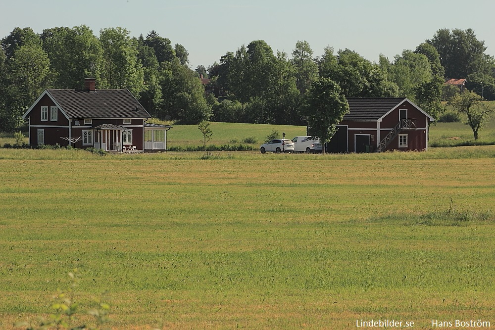 Två bilar i Rya