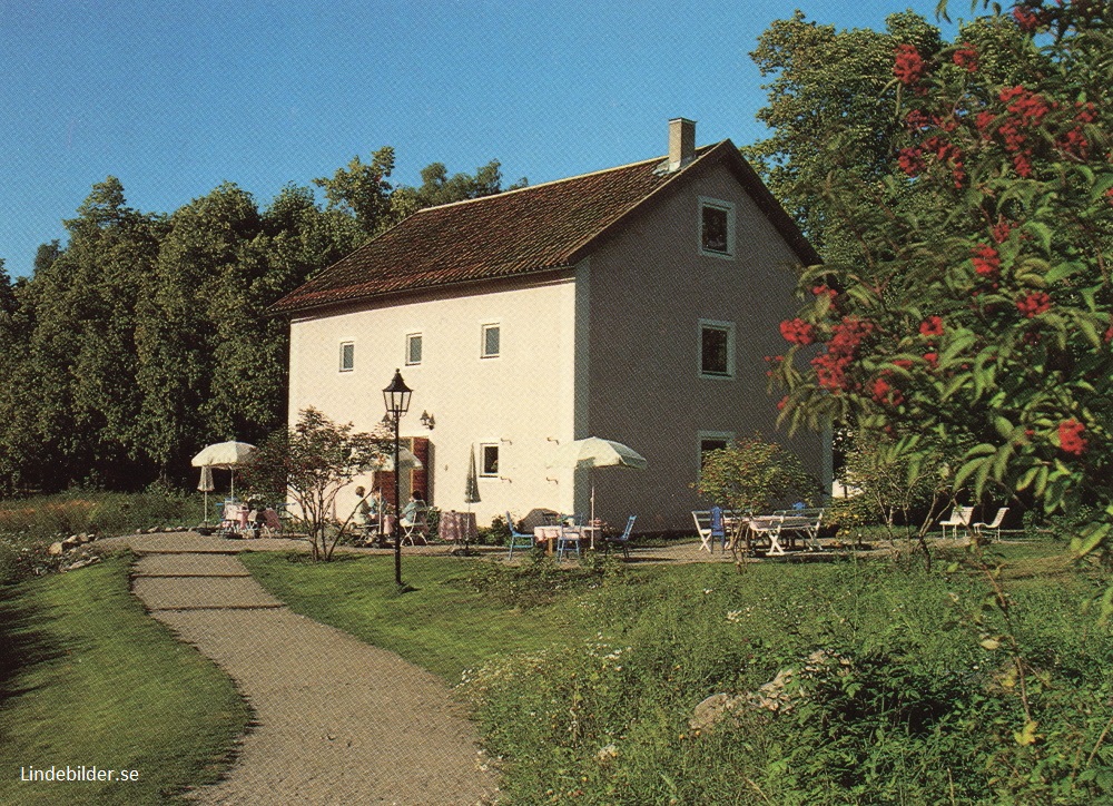 Köping, Gisslarbo, Värdshuset Magasinet