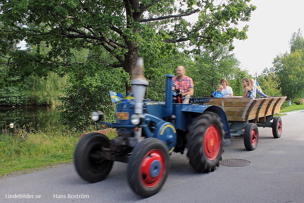 Traktor på Åstigen