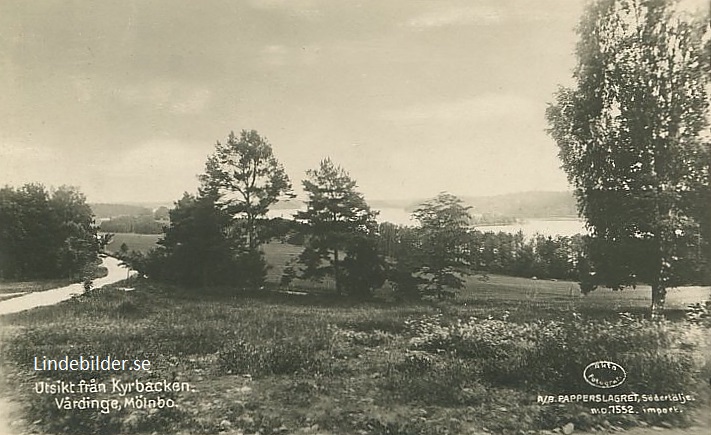 Utsikt från Kyrkbacken, Vårdinge, Mölnbo