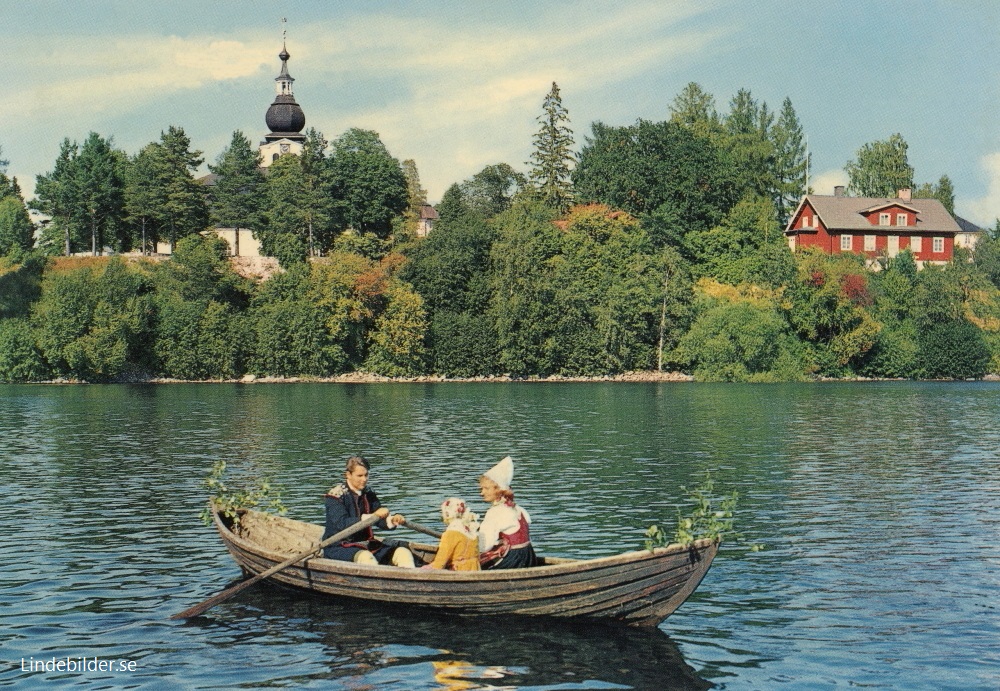 På Siljan vid Leksand Kyrka