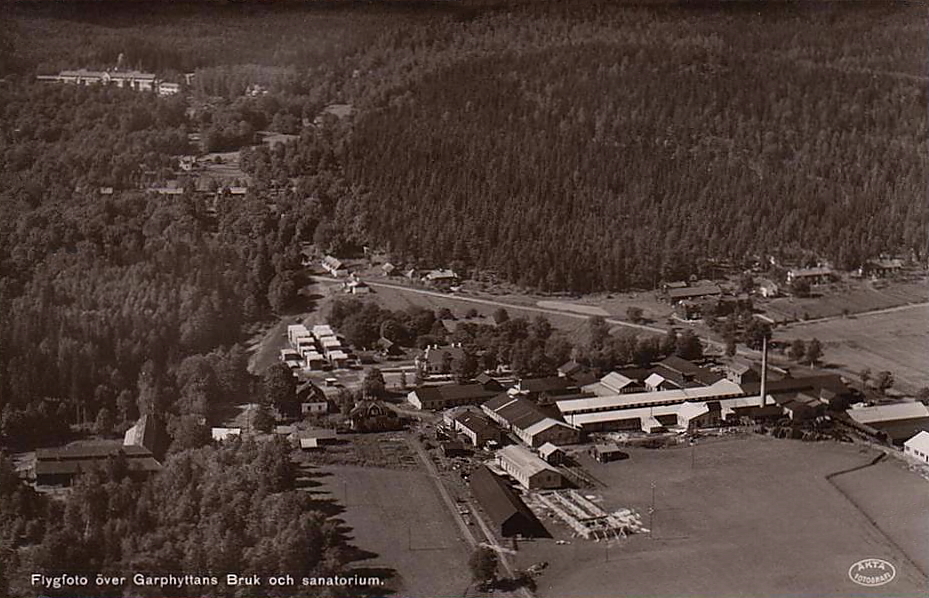 Örebro. Flygfoto över Garphyttans Bruk och Sanatorium