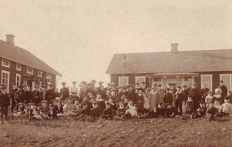 Örebro, Latorps Bruk, Invigning av Skolhus och Lärarbostaden 1908