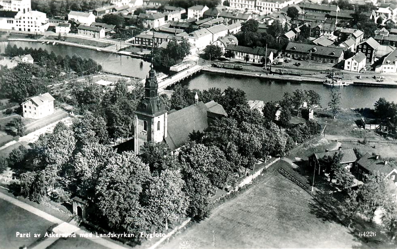 Parti av Askersund med Landskyrkan, Flygfoto 1939