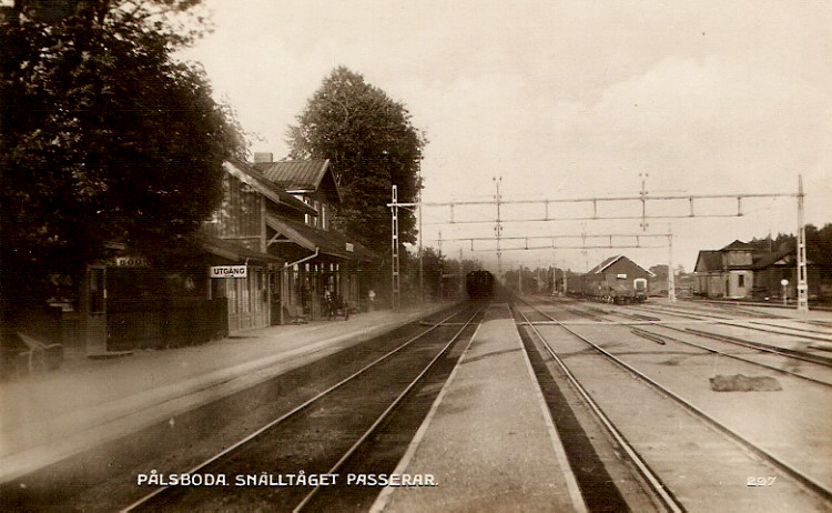 Pålsboda, Snälltåget passerar