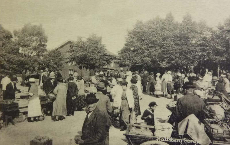 Hallsberg Torget en Söndagsmorgon