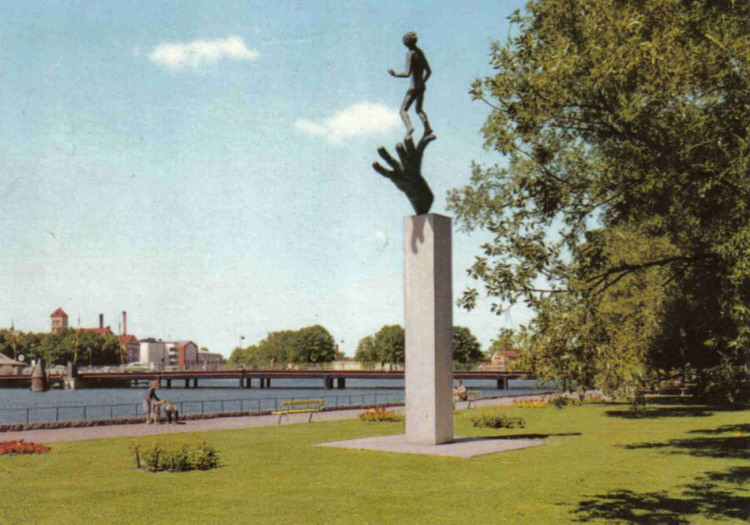 Guds hand i Stadsparken i Eskilstuna