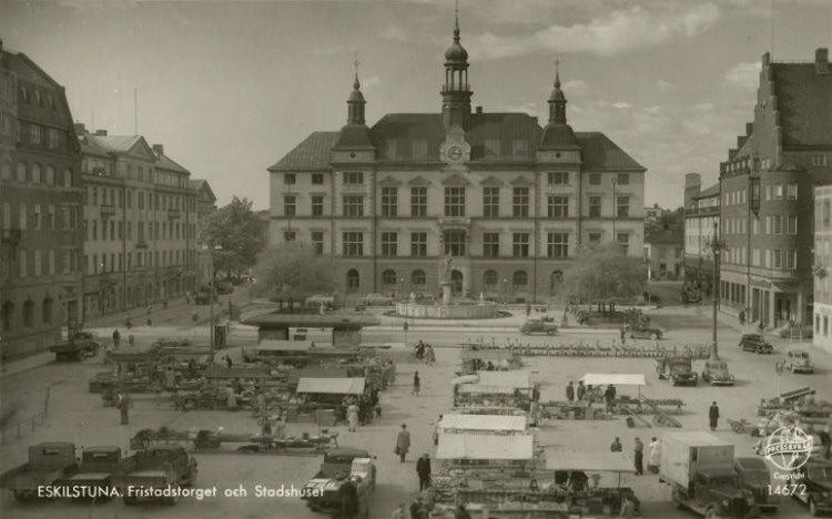 Eskilstuna Fristadstorget och Stadshuset