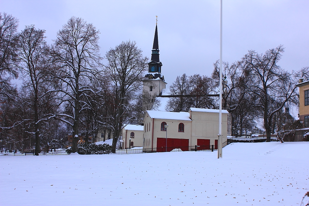 Kyrkan, Cafe Oscar och Brandstationen