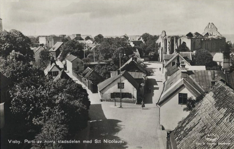 Gotland, Visby Parti av Norra Stadsdelen med St Nicolaus 1945