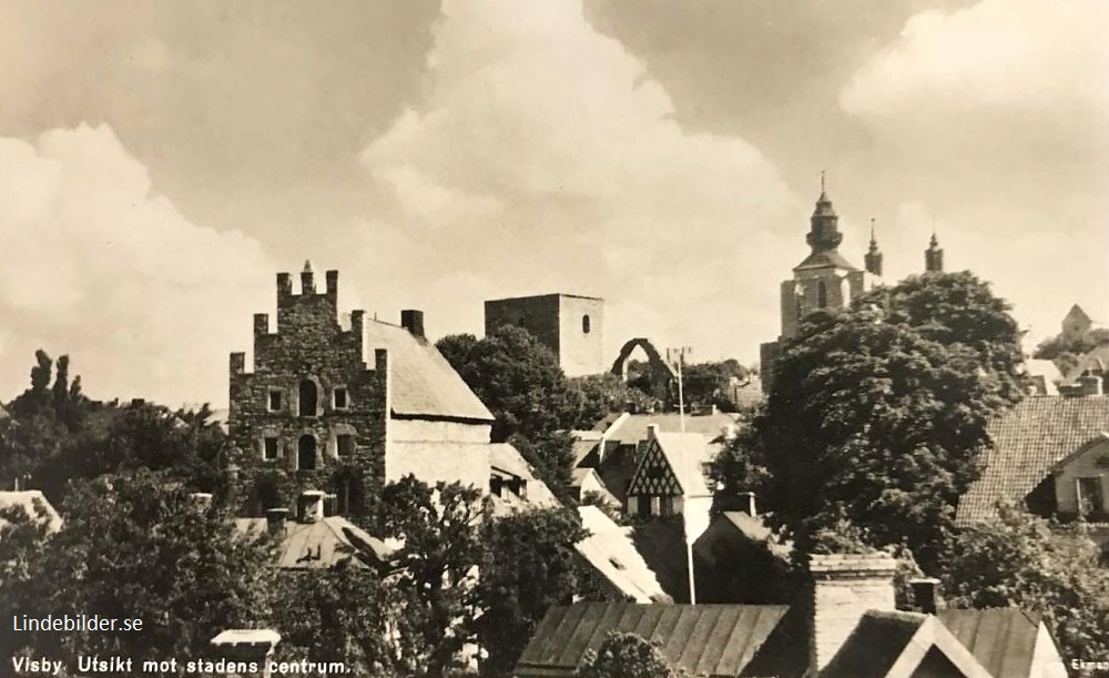 Gotland. Visby. Utsikt mot stadens centrum 1948