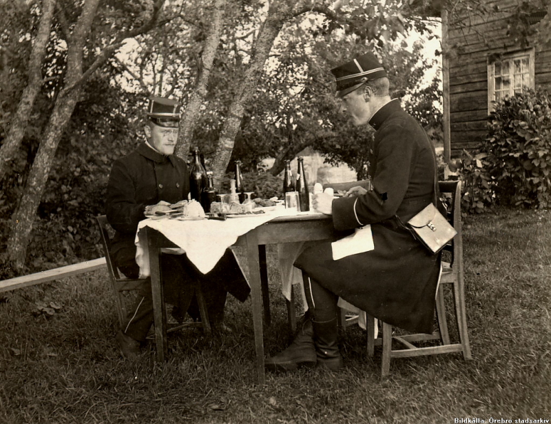 Kumla, Sannahed, Vid Matbordet 1904