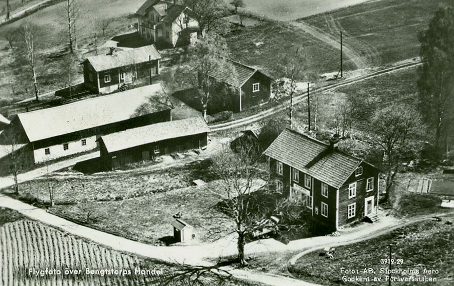 Nora, Flygfoto över Bengtstorps Handel 1966