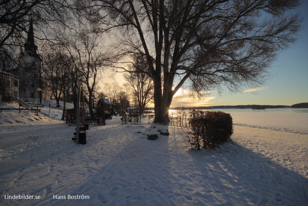 Strandpromenaden med Kyrkan