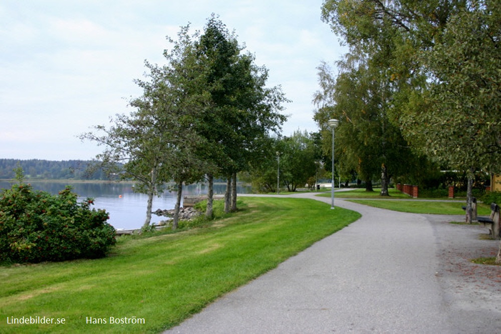 Strandpromenaden vid Lindesjön