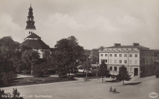 Köping, Kyrkan och Sparbanken 1933 Köping, Kyrkan och Sparbanken 1933