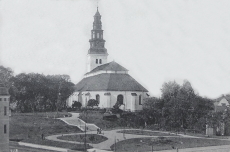 Köpings Kyrka och Scheeleparken