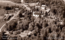 Flygfoto över Axbergs Kyrka  1958