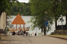 Mot Kyrkbryggan