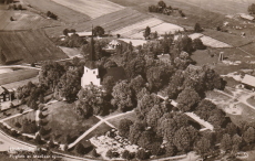 Arboga. Flygfoto av Medåker Kyrka