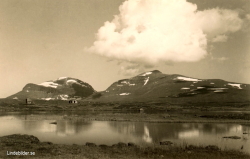 Helgafjället från Djuksjön Helgafjället från Djuksjön