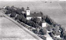 Flygfoto över Fellingsbro Kyrka