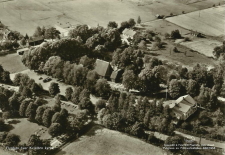 Örebro, Flygfoto över Kvistbro Kyrka 1956 Örebro, Flygfoto över Kvistbro Kyrka 1956