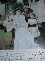 Märtha, Mamma Ingeborg, Pappa Carl samt Margareth 1904 Märtha, Mamma Ingeborg, Pappa Carl samt Margareth 1904