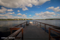 Bryggan mot Kyrkan via Lindesjön