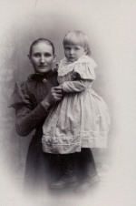 Örebro, Äldre människor, Mamma med dotter Örebro, Äldre människor, Mamma med dotter
