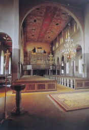 Nora Kyrka, Interiör, Dopfunt och Orgelläktare Nora Kyrka, Interiör, Dopfunt och Orgelläktare
