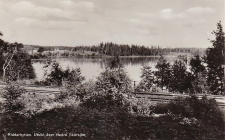 Skinnskatteberg, Riddarhyttan, Utsikt över Nedre Skärsjön 1950 Skinnskatteberg, Riddarhyttan, Utsikt över Nedre Skärsjön 1950