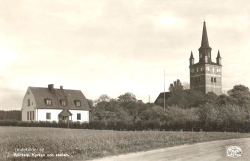 Björksta. Kyrkan och skolan