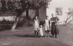 Fårö. Sudergården men invånare Elin Karlstöm Fårö. Sudergården men invånare Elin Karlstöm