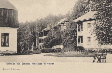 Hällefors, Loka Brunn, Parkvillan från Sociteten, Kungshuset till venster 1900 Hällefors, Loka Brunn, Parkvillan från Sociteten, Kungshuset till venster 1900