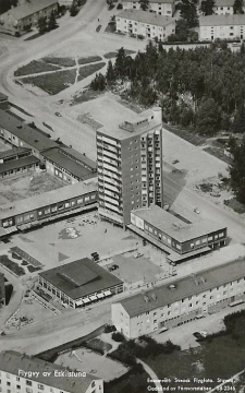 Flygvy av Eskilstuna  Fröslunda 1960