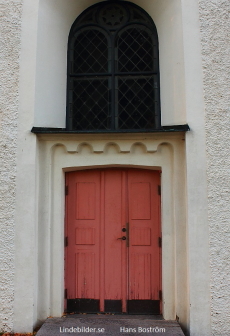 Lindesbergs Kyrka, Sidoingången