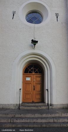 Lindesbergs Kyrka, Huvudingången