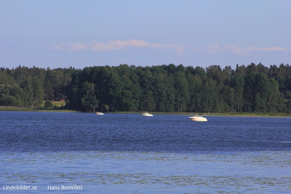 Sportbåtar på Lindesjön